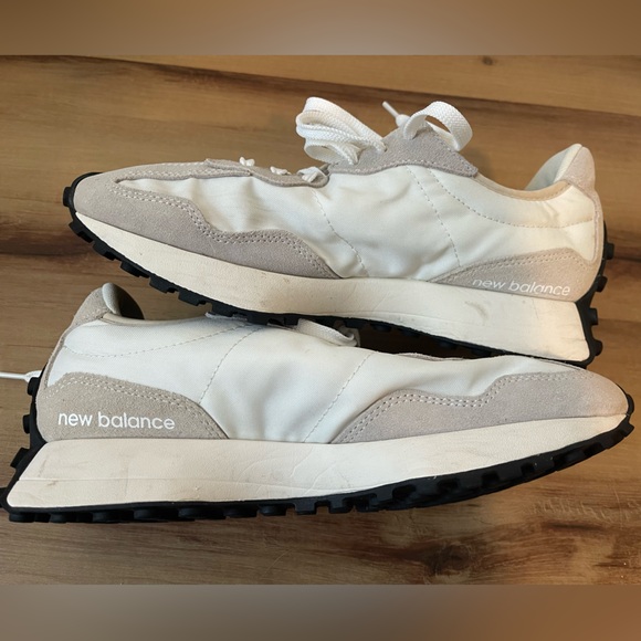 New Balance 327 - Picture 6 of 6